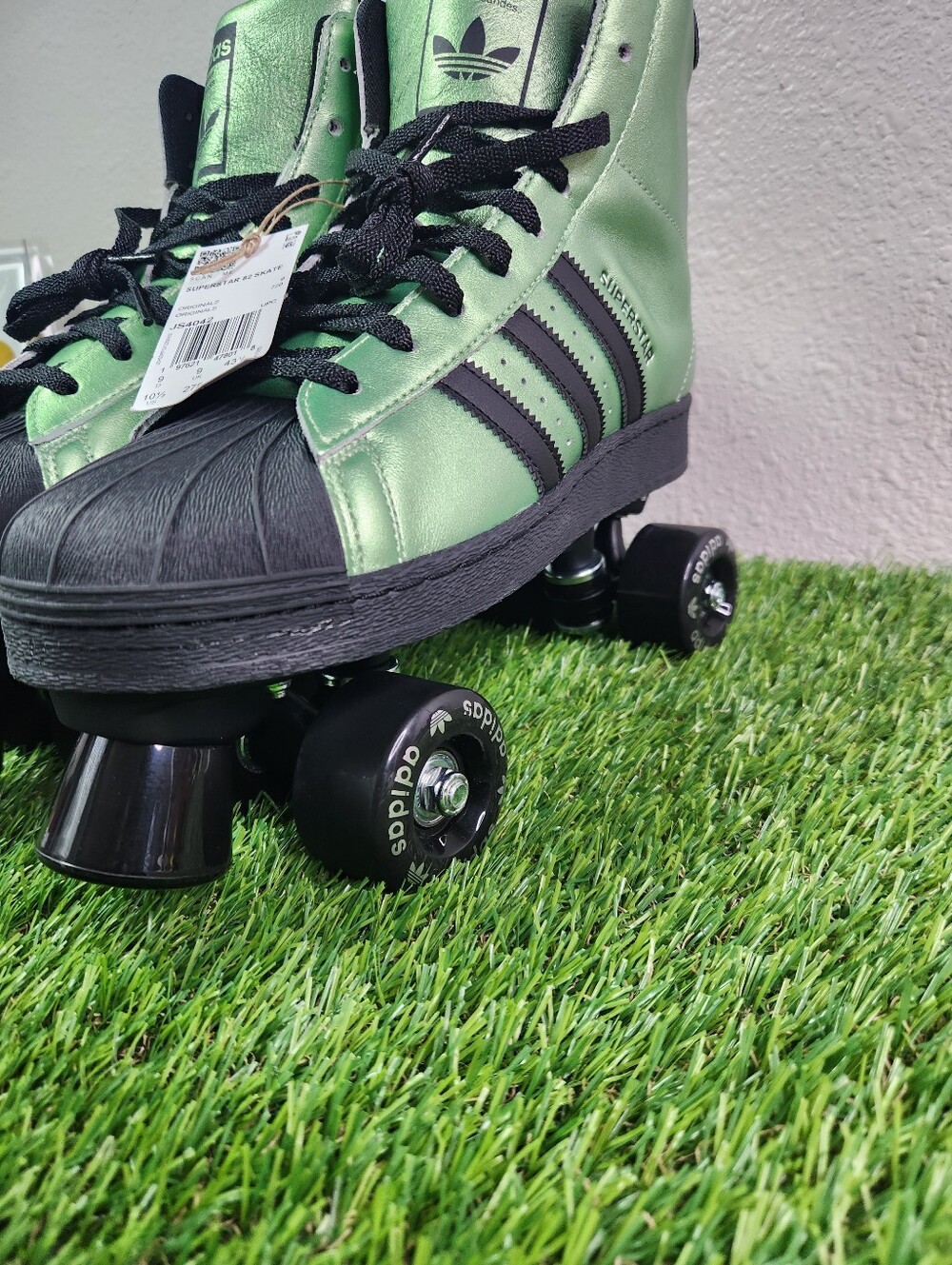 Adidas Superstar 82 Roller Skates Metallic Green Men Size 10.5 JS4042 MSRP $200 - Picture 12 of 13
